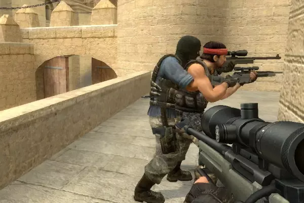 Counter-Strike: Source features image